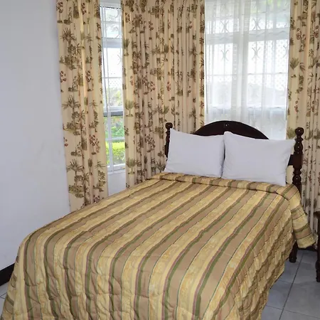 Pink Rock Inn Bed And Breakfast