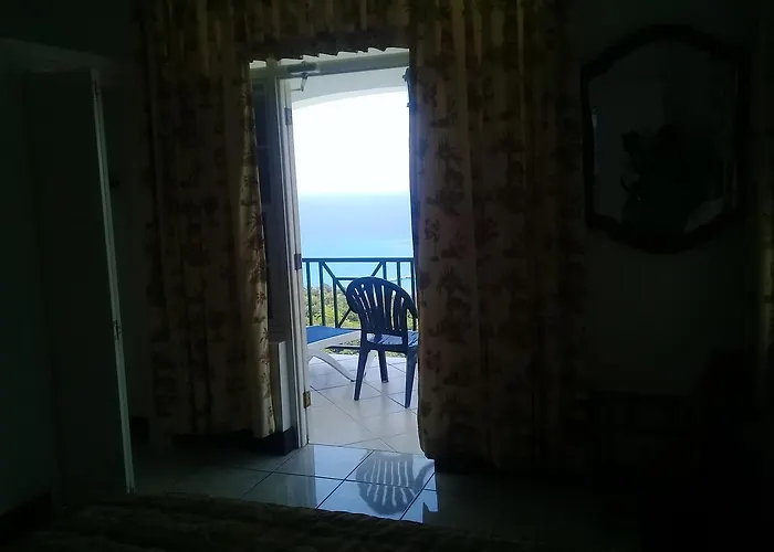 Pink Rock Bed and breakfast 4*