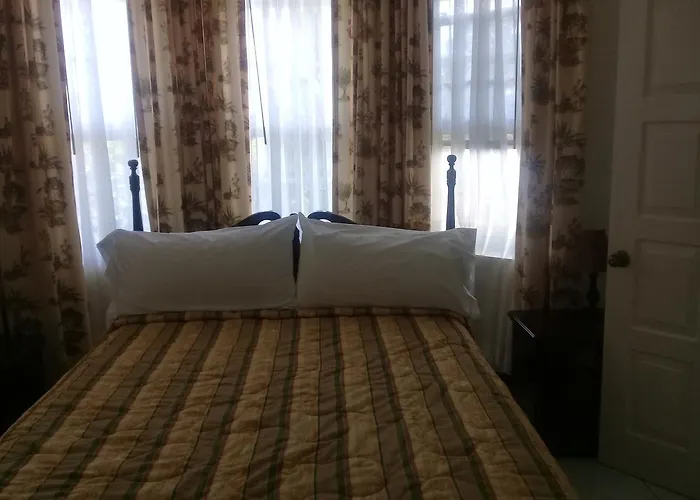 Pink Rock Bed and breakfast 4*